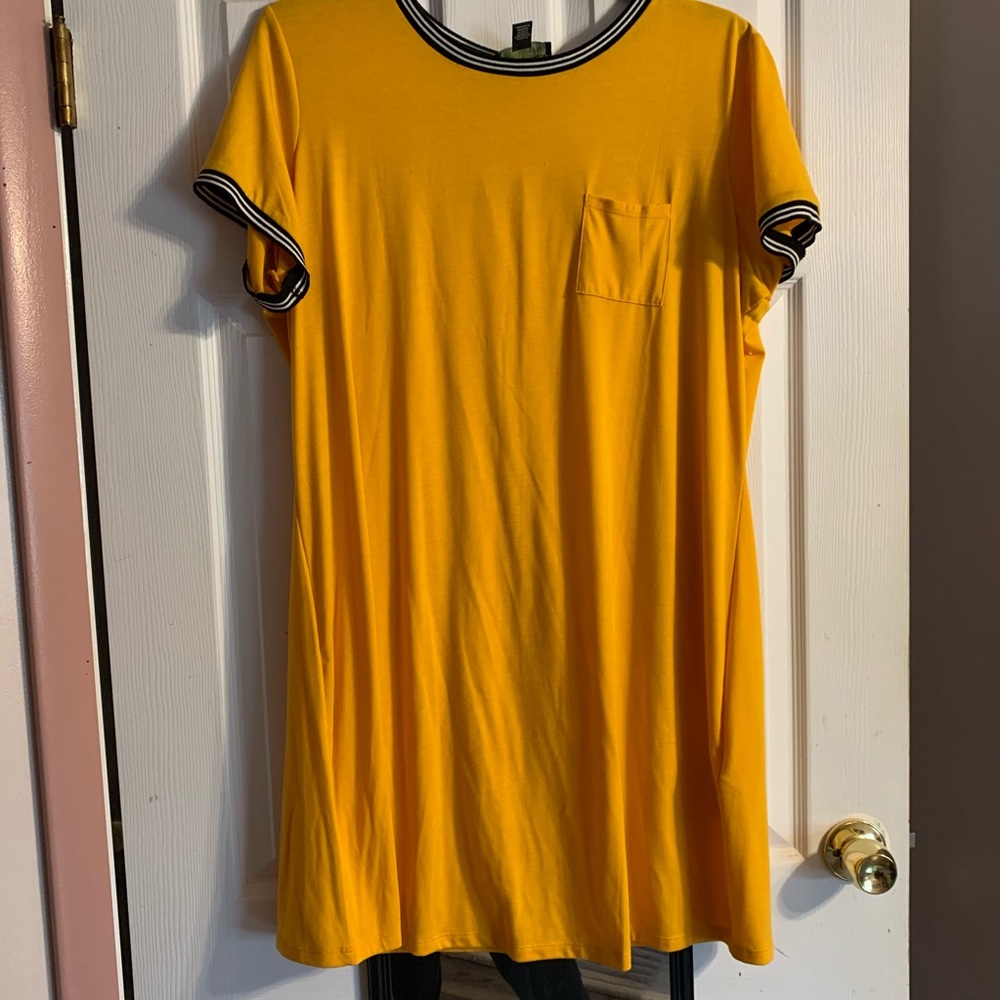 Yellow tee shirt dress